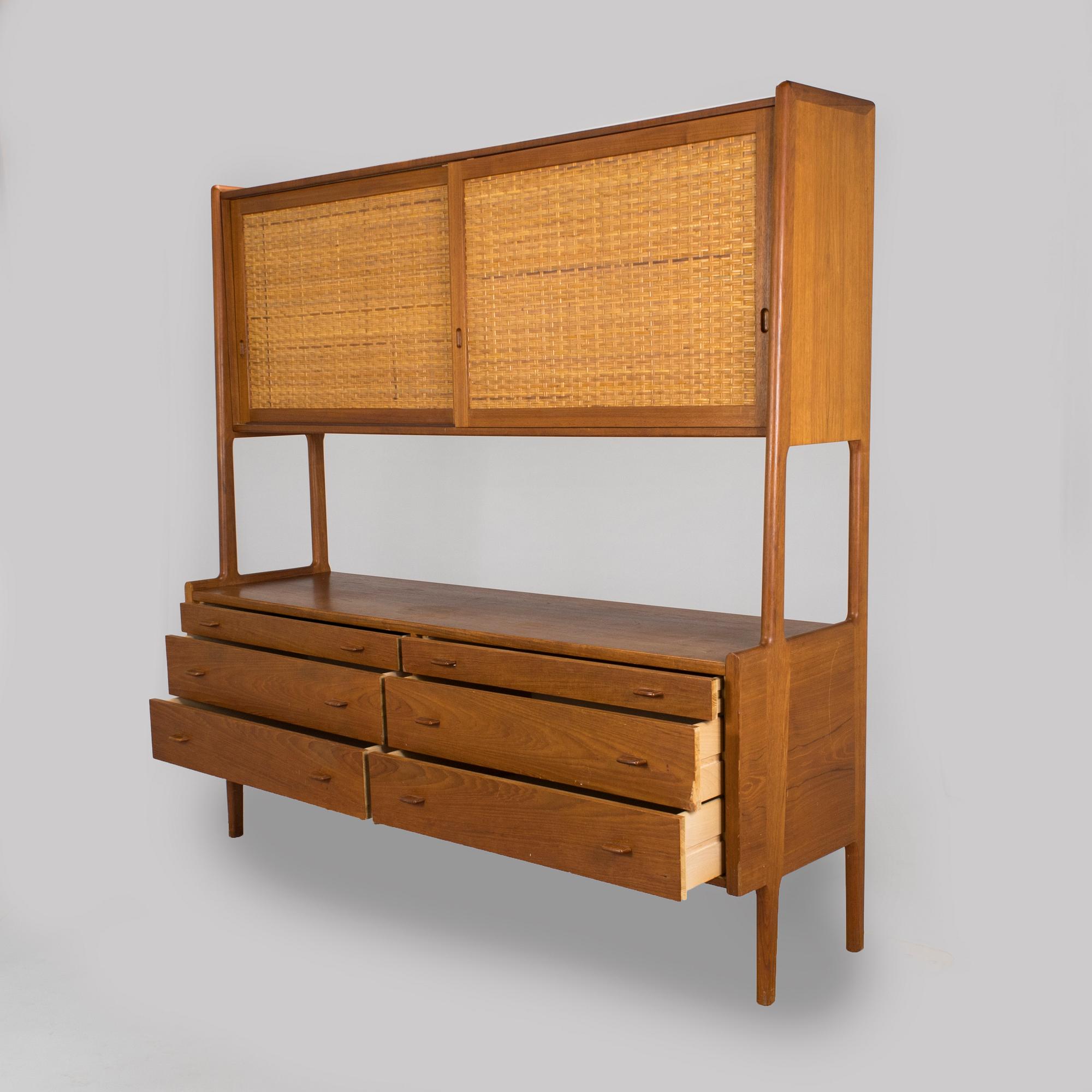 Hans J. Wegner, kaappi, "RY-20" Ry Möbler, Tanska, 1960-luku.