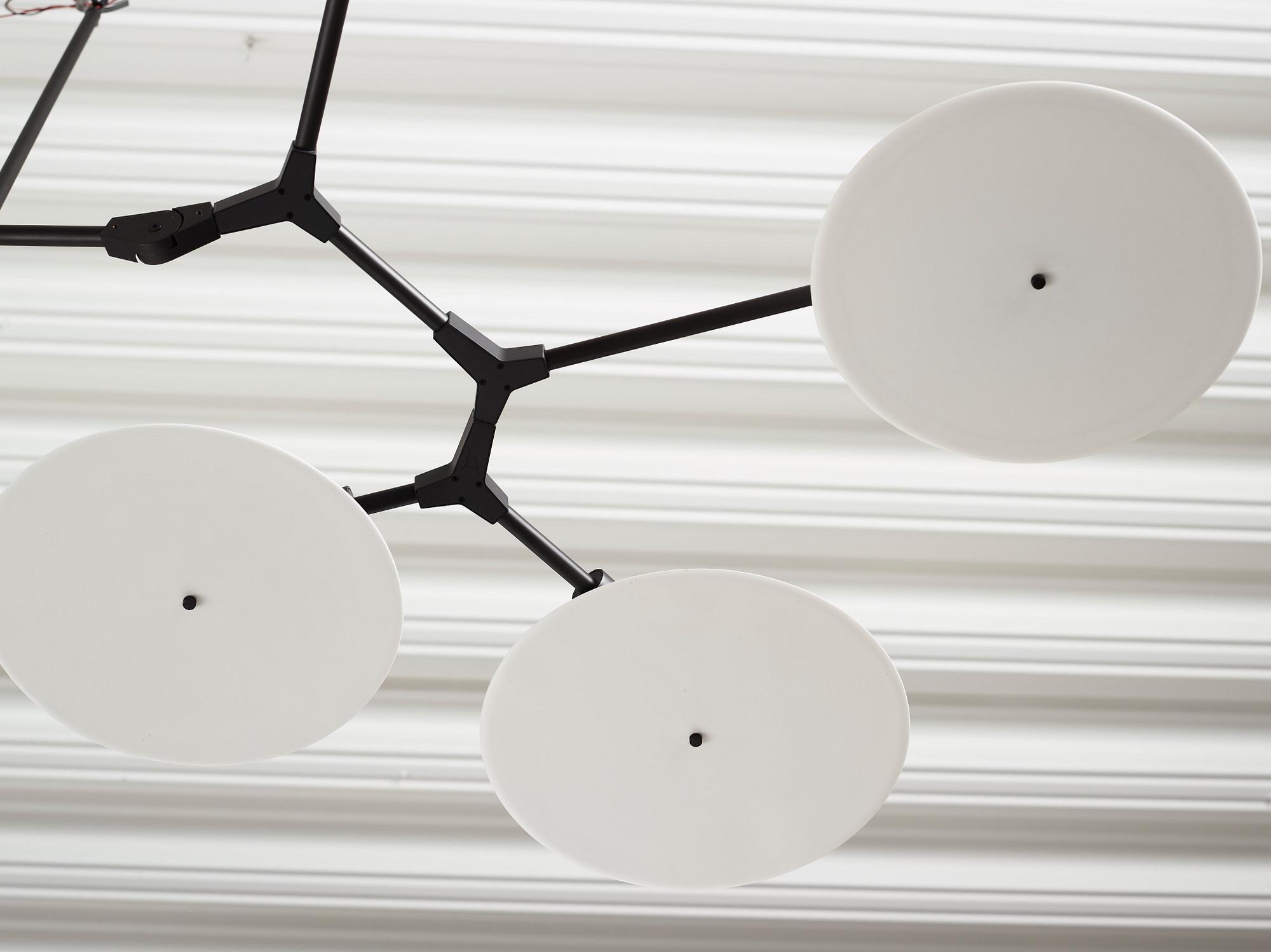 Lindsey Adelman, taklampa, "Branching Disc, BD.09.01", Studio Lindsey Adelman, Los Angeles, USA, 2006.