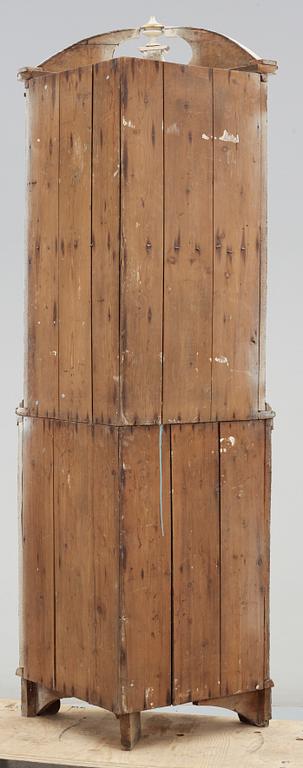 HÖRNSKÅP, gustavianskt stil, 1800-talets mitt.