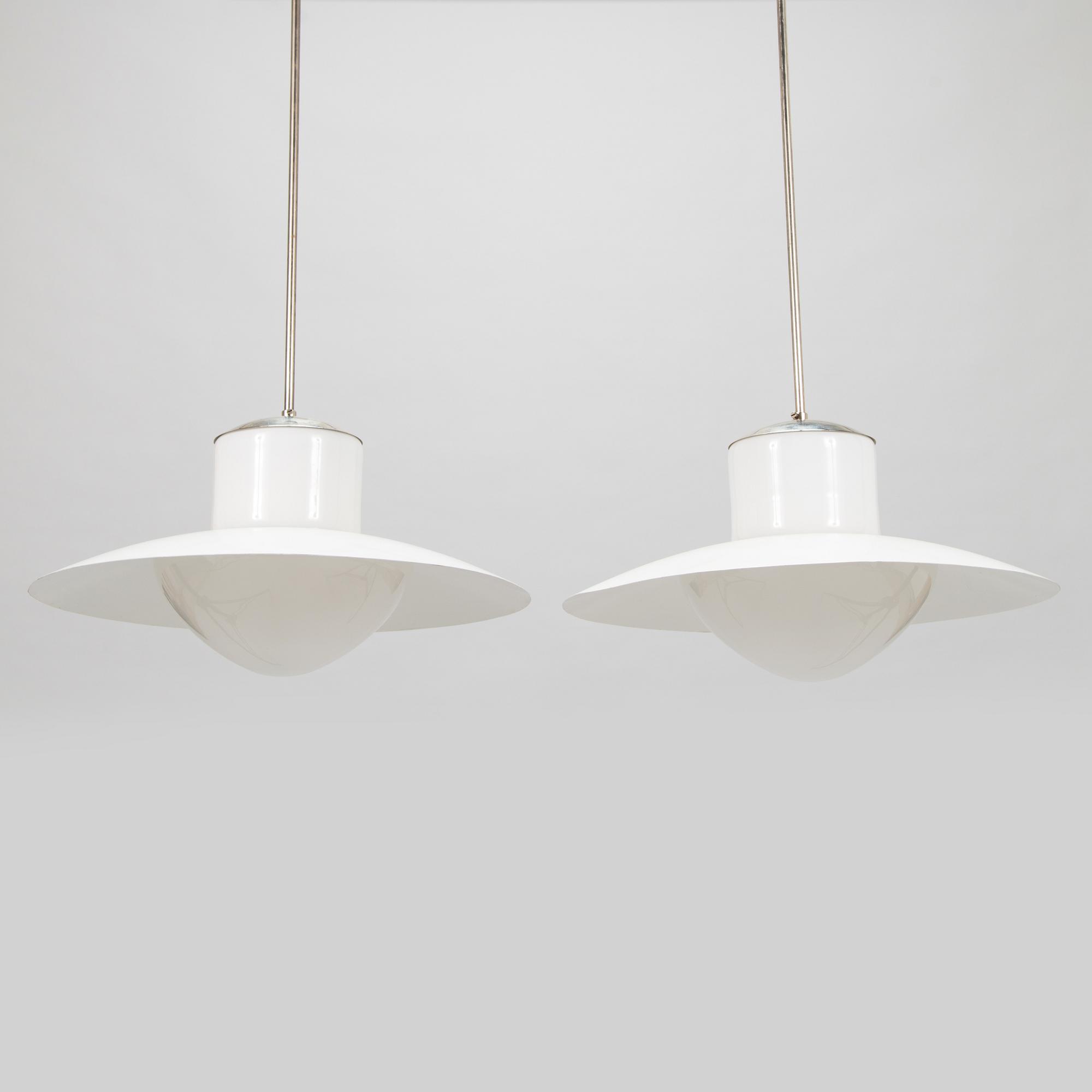 Paavo Tynell, taklampor, ett par 1602/1673, Idman.