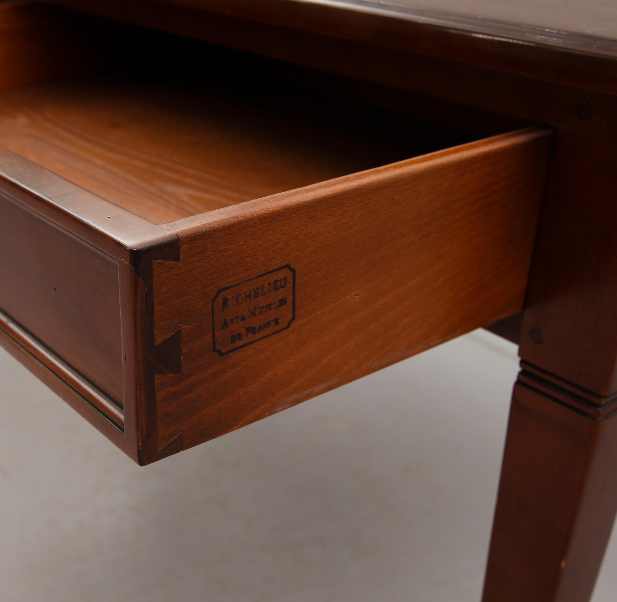 SKRIVBORD, gustaviansk stil, 1900-talets andra hälft.