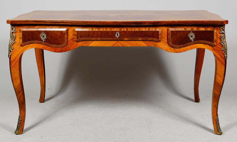SKRIVBORD, rokokostil, 1900-talets mitt.