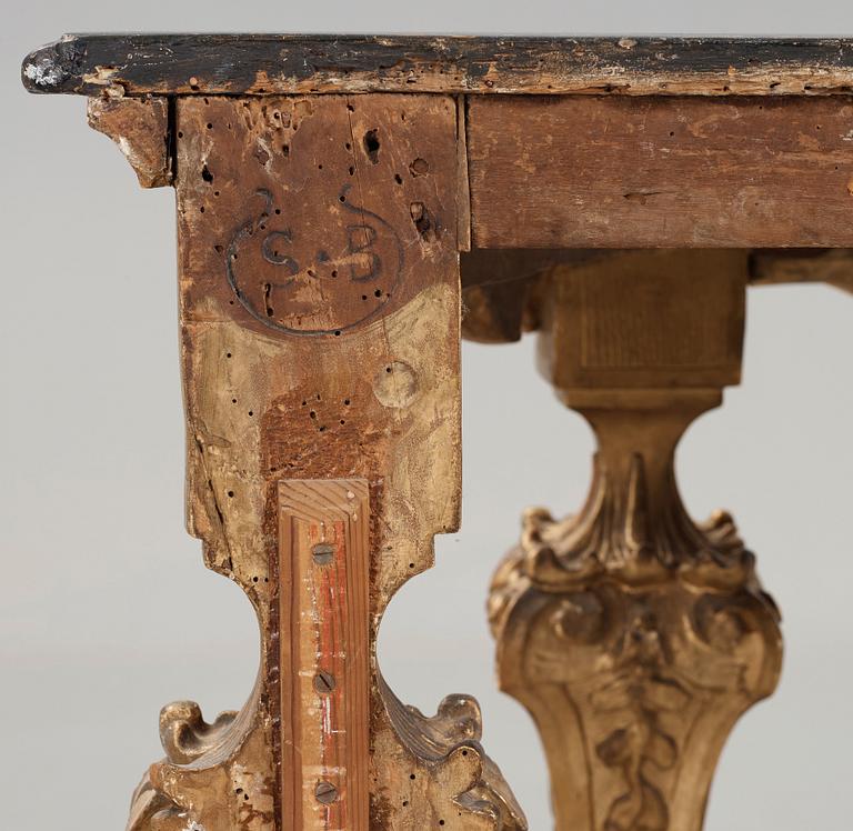 An Italian 18th century Régence console table.