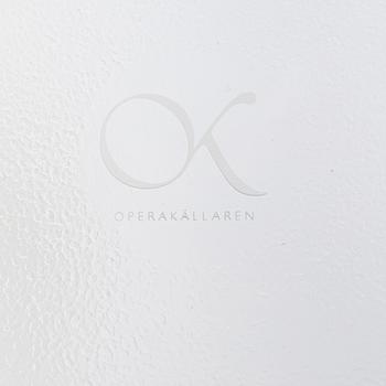 Reijmyre Glasbruk, mattallrikar 7 st, samt karaff, för Operakällaren.