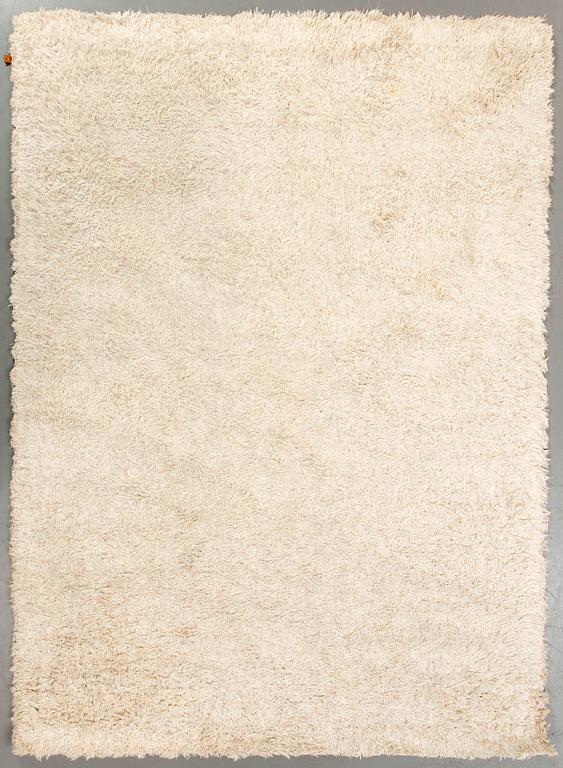 Gunilla Lagerhem Ullberg, matta, Kasthall, "Fogg", Nr 5, ca 240 x 170 cm.