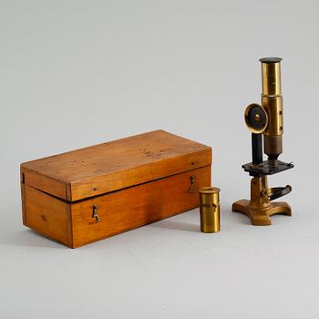 MIKROSKOP, omkring år 1900.