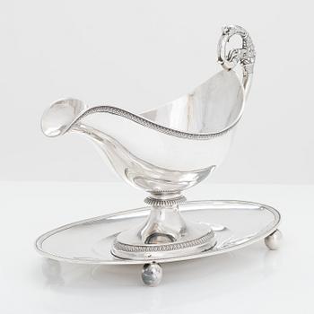 Kastikekannu, hopeaa, empire, Ranska  1819-38. Mestarinleima JGBA.