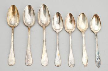 SKEDAR, 7 st (5+2), silver, svenska stämplar, 1900-talets mitt. Vikt ca 363 g.