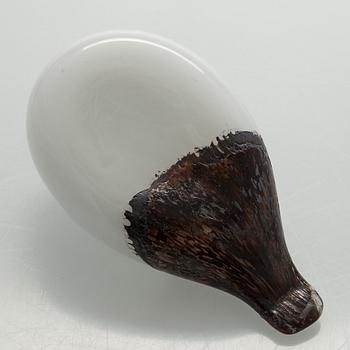 Oiva Toikka, an "Eider" glass bird, signed O. Toikka Nuutajärvi.