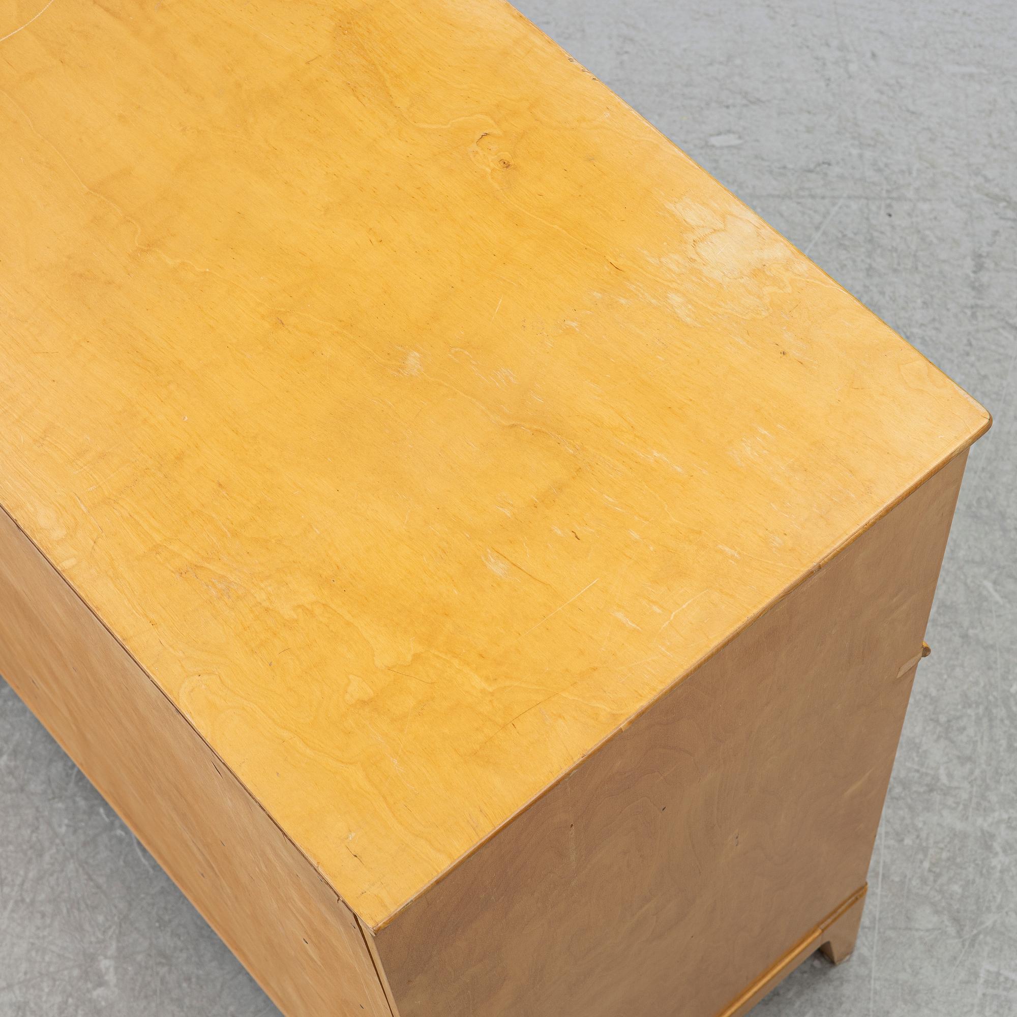 Axel Larsson, tillskrivet, skåp, Svenska Möbelfabrikerna, Bodafors, 1930-40-tal.