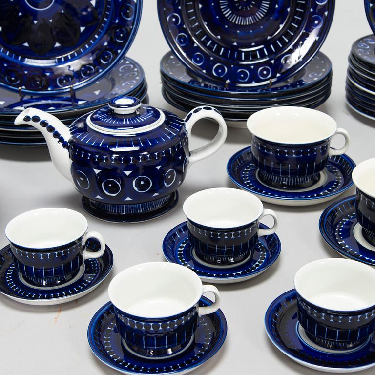 Ulla Procopé, a 48-piece 'Valencia' porcelain dinnerware set for Arabia.