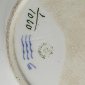Royal Copenhagen, A model 1060 'Blue fluted' full lace porcelain platter, Denmark, 1889-1922.