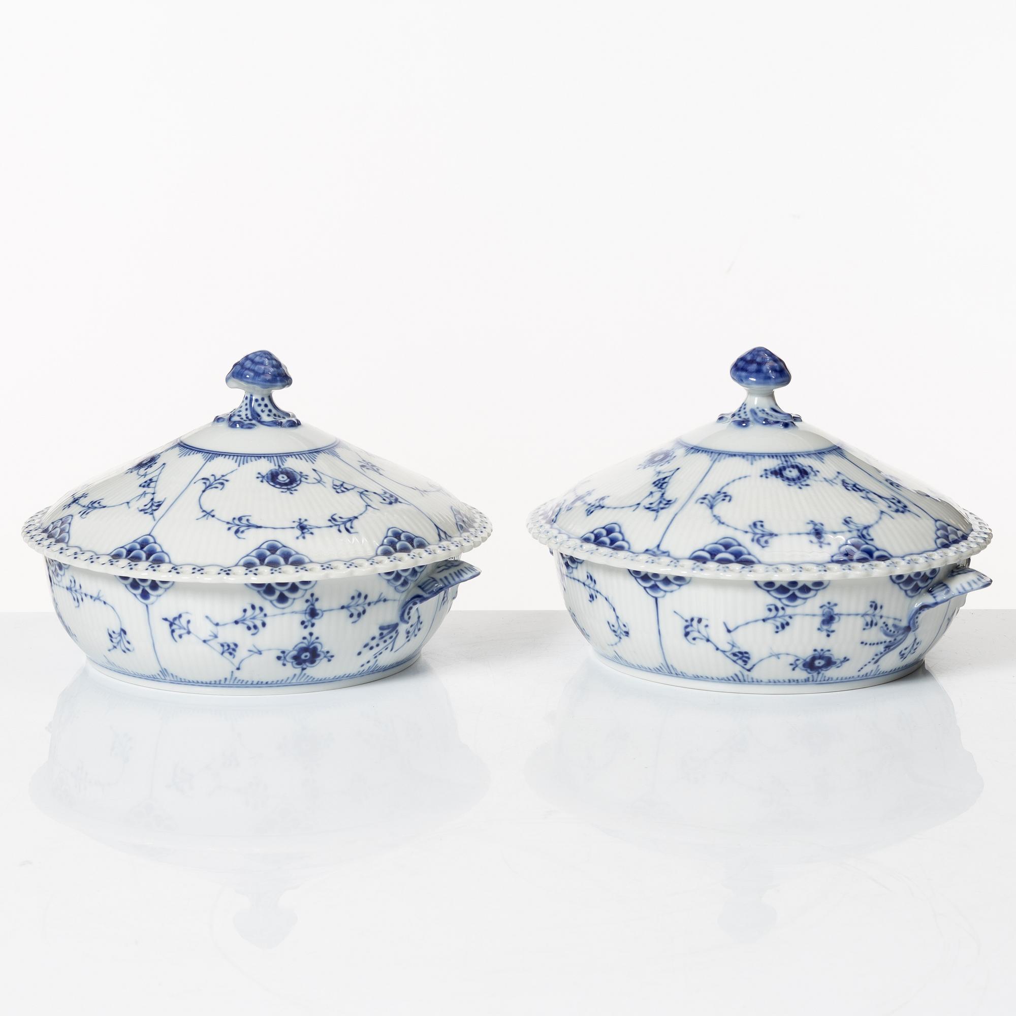 Royal Copenhagen, terriner med lock, ett par, "Musselmalet Helblonde", Danmark, 1979-83.