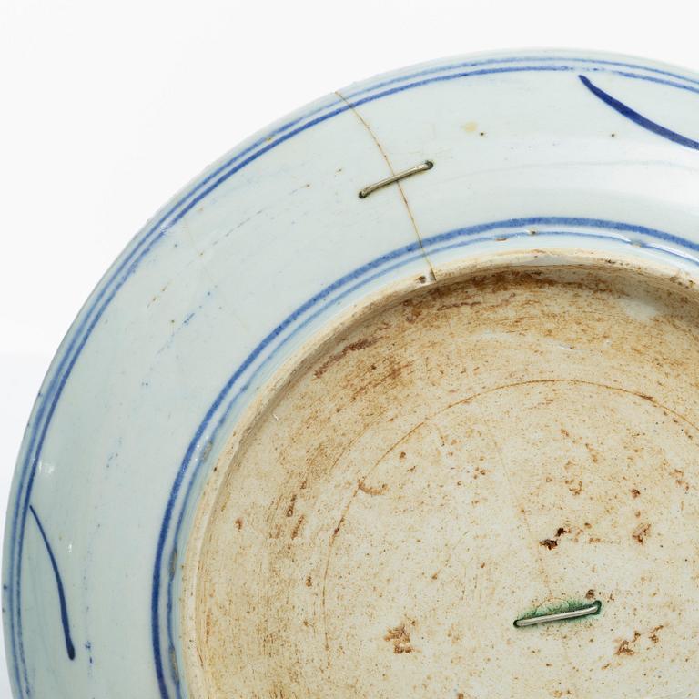 Two similar blue and white porcelain plates, 19th century.