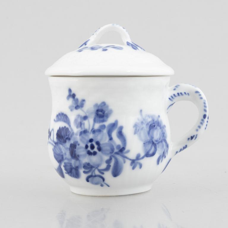 Royal Copenhagen, cremekoppar med lock och fat, 12 st, samt bricka, porslin, "Blå Blomst", Danmark.