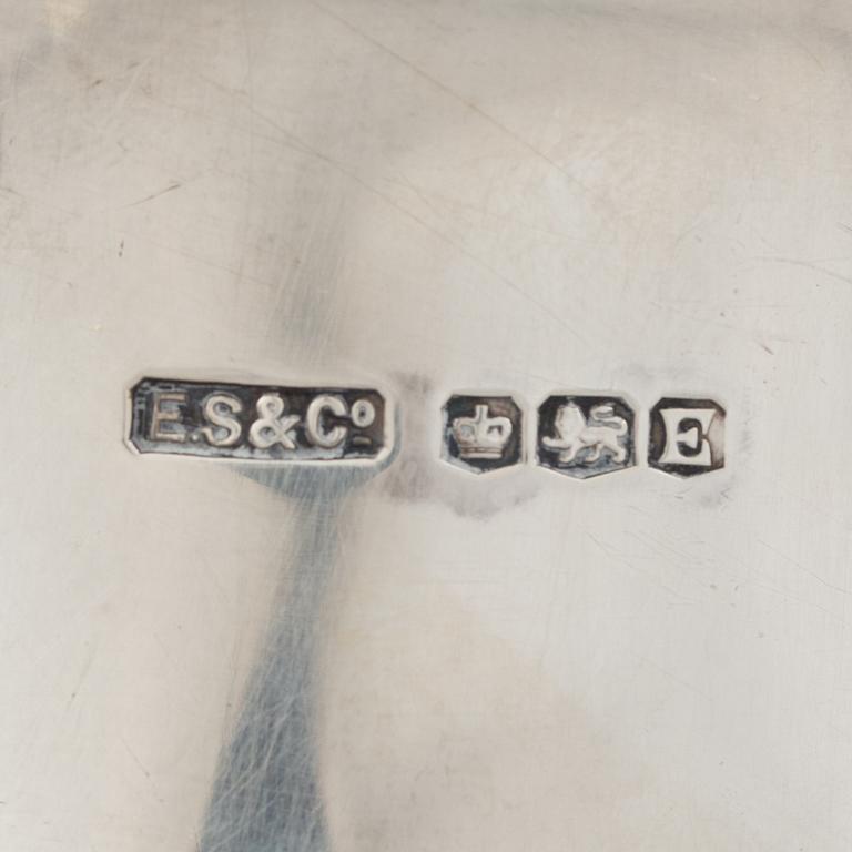 Te- och kaffeservis, 3 delar, samt sockerskål, silver, bl a E. Silver & Co, Sheffield, England 1946-47.