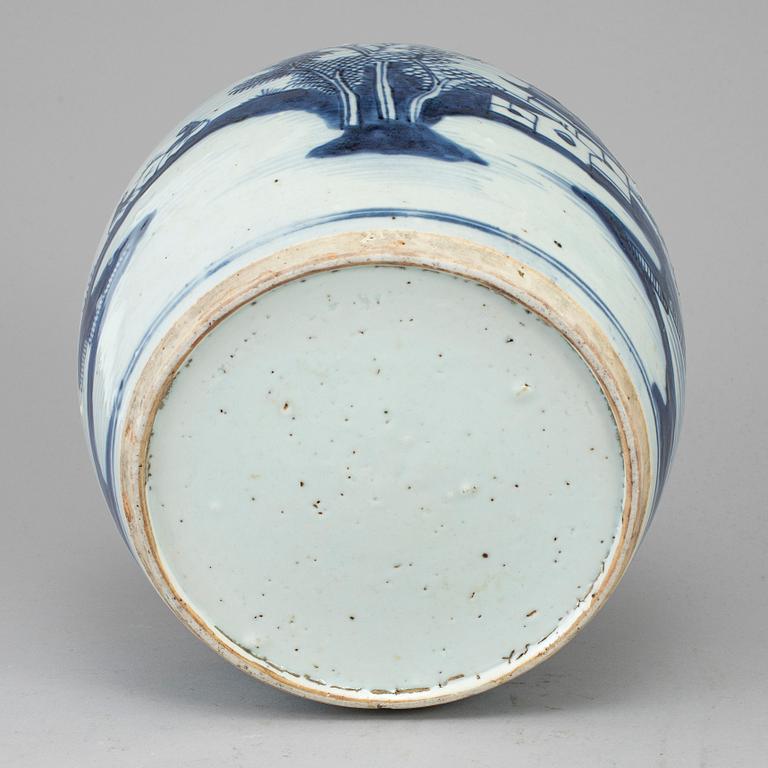 A blue and white jar, Qing dynasty, 19th century.
