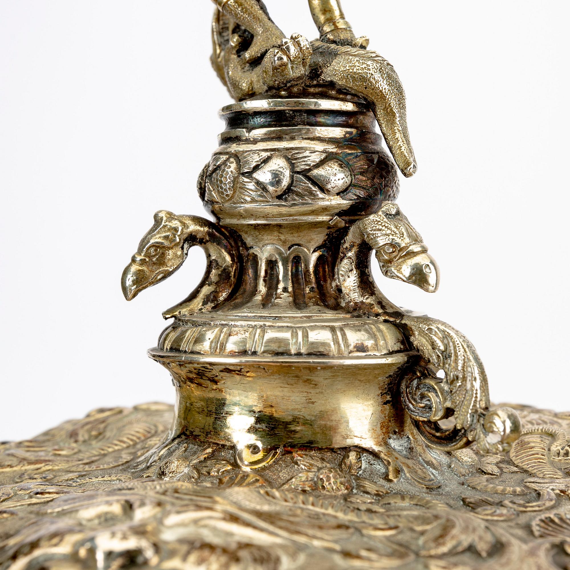 Cup with lid, Historismus, probably 19th century, indistinct silver stamps, weight 1154 grams.