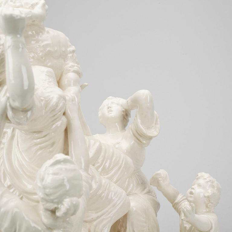 FIGURIN, porlsin, möjl Capo-di-monti, Neapel, tidigt 1800-tal.