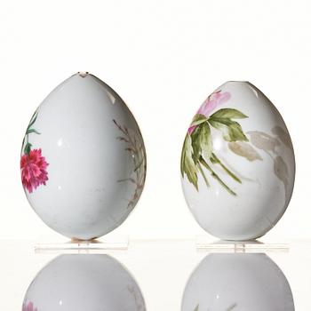 Two Russian porcelain Easter Eggs, circa 1890-1900, presumably Imperial Porcelain Manufactory, St Petersburg.