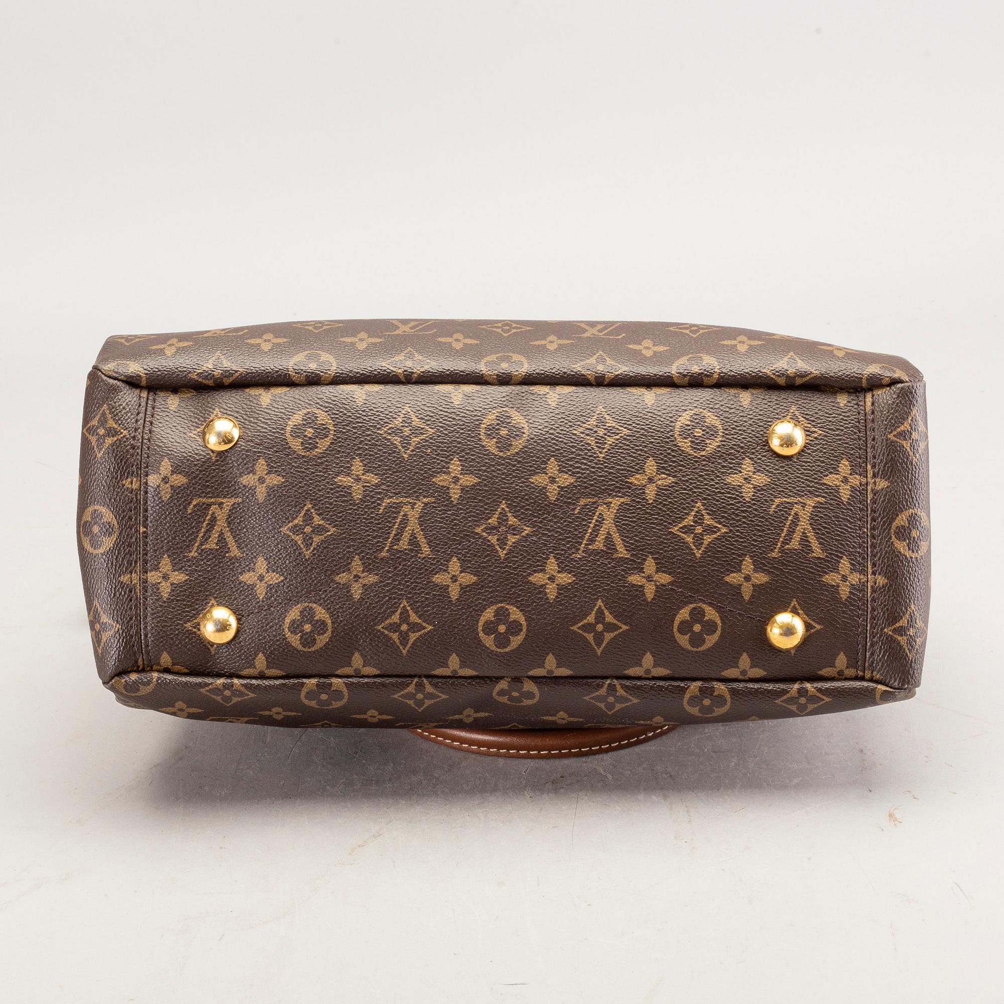 Louis Vuitton, A monogram canvas 'Pallas MM' Bag.
