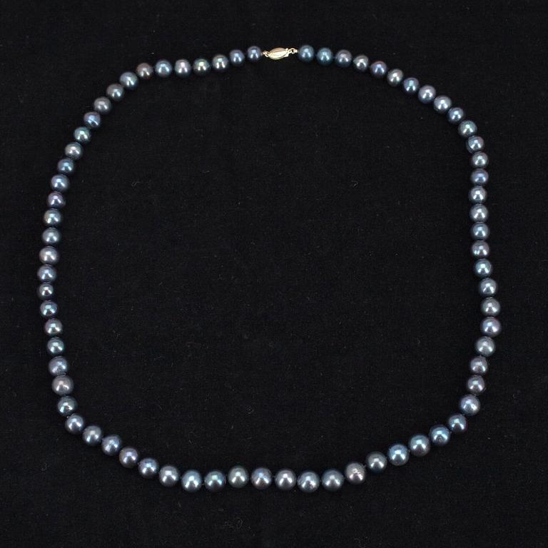 PÄRLCOLLIER, lås 14 K guld, l 74.