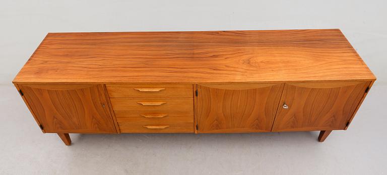 SIDEBOARD, 1900-talets andra hälft.