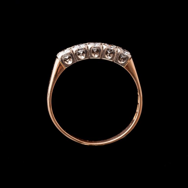 RING, 14K guld, briljantslipade diamanter. Vikt ca 2,3 g.