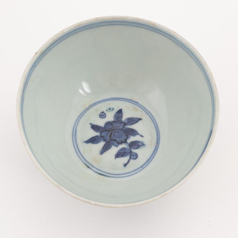 A blue and white bowl, Ming dynasty (1368-1644).