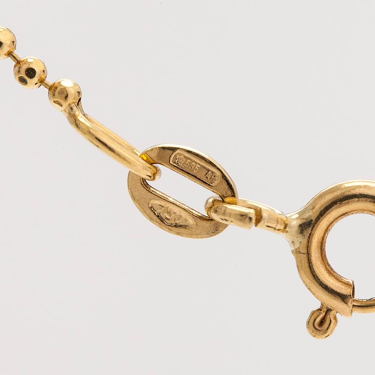 An 18K gold necklace, Italy.