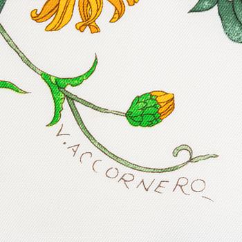 Gucci, a 'Flora' twill silk scarf.