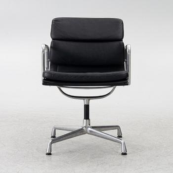 Charles & Ray Eames, Office chair, “EA208 Soft Pad Chair”, Vitra.
