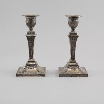 LJUSSTAKAR, ett par, silver, London, England, 1903.