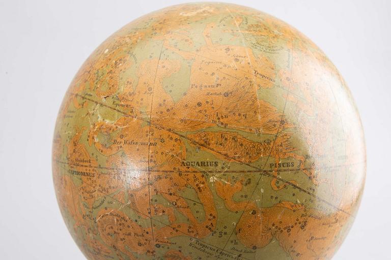 Jordglob, 2 st, och en Himmelsglob, 1900-tal.