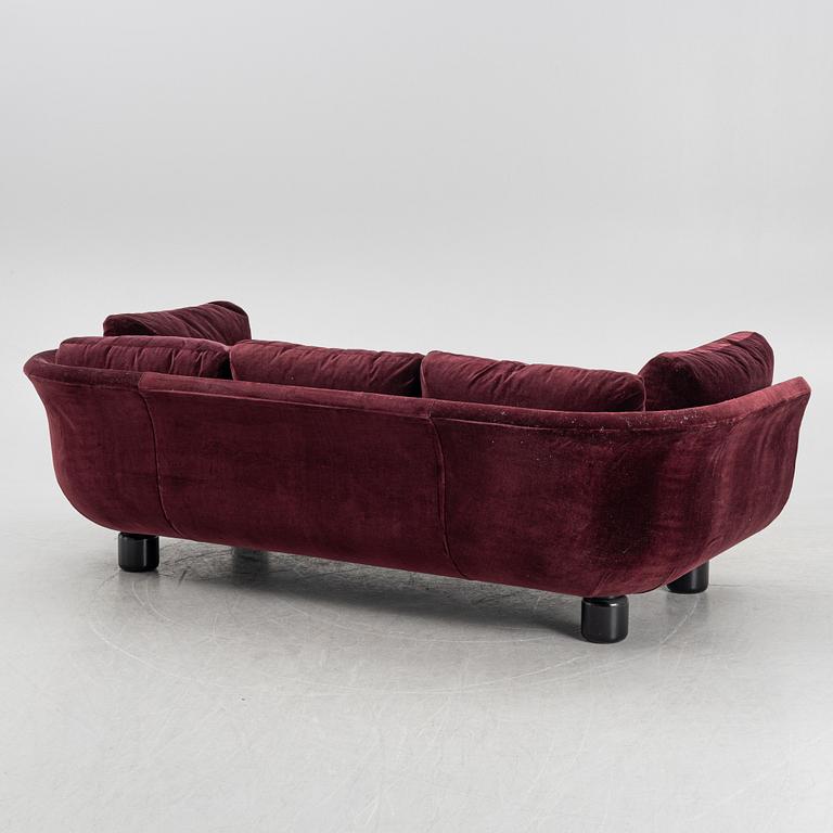 TAF Architects, sofa, "Famna", Svenskt Tenn, 2022.