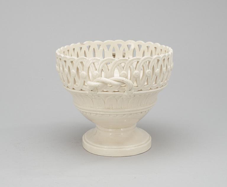 A Swedish creamware basket, Rörstrand circa 1800.