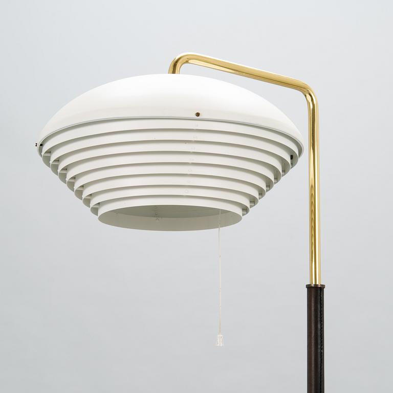 Alvar Aalto, ’A811' floorlight for Valaistustyö.