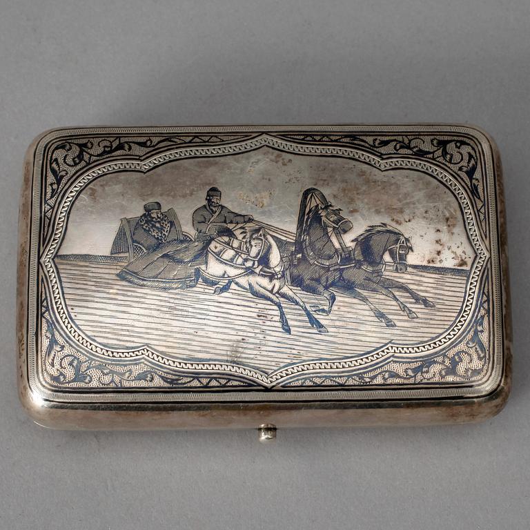 CIGARRETUI, silver, Ryssland 1896-1908. Vikt ca 195 gram.