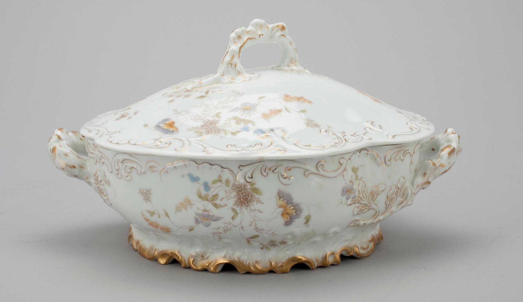 SERVIS, ca 132 delar, porslin, Rosenthal "Louis XIV", 1900-talets början.