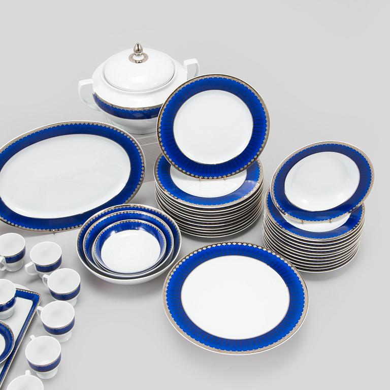 Sigvard Bernadotte, servis, 69 dlr, porslin, "Marianne Royal Blue", Christineholm/Fyrklövern, Millenniumserien 2000.