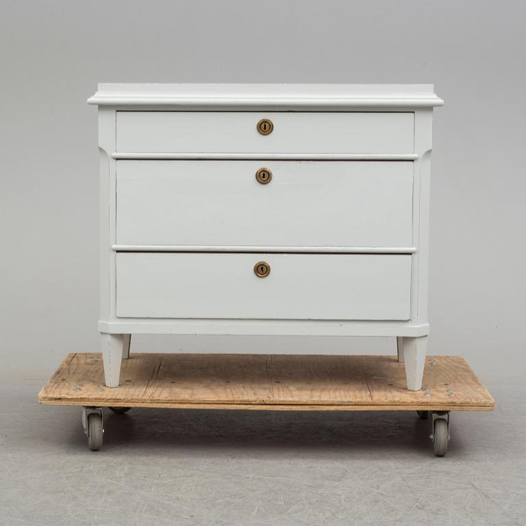 An end of the 19th century Gustavian style chest of drawers.