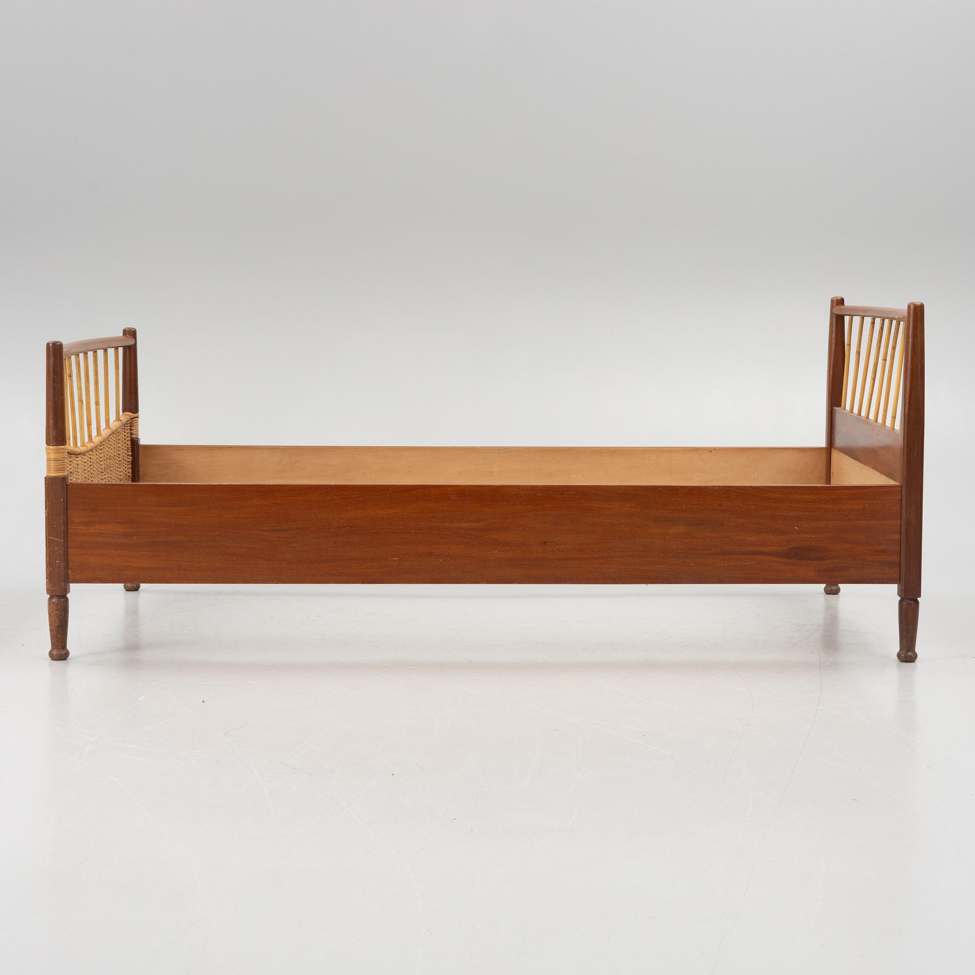 Josef Frank, sängram, modell 949, Firma Svenskt Tenn.