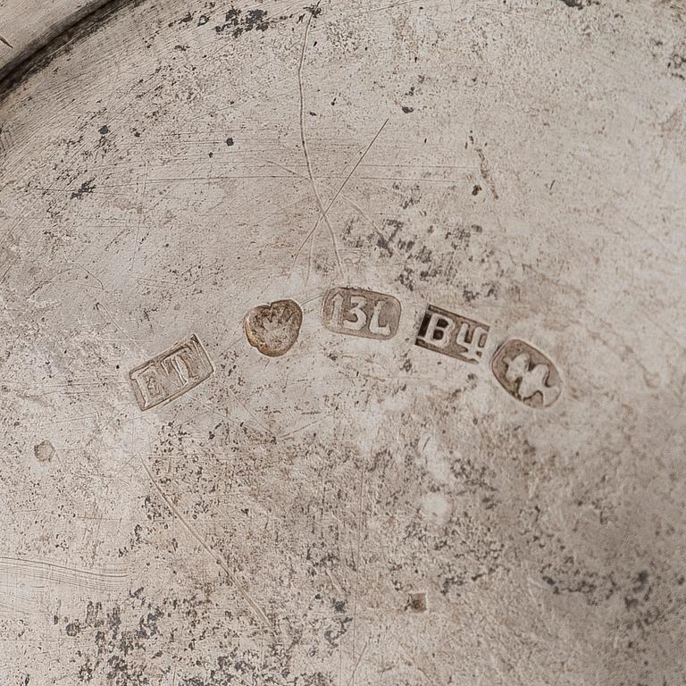 Bägare, 2 st, silver, Daniel Lundström, Stockholm 1765 och  ET, Ekenäs, Finland 1883.