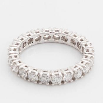Alliansring med briljantslipade diamanter, med cert HRD.