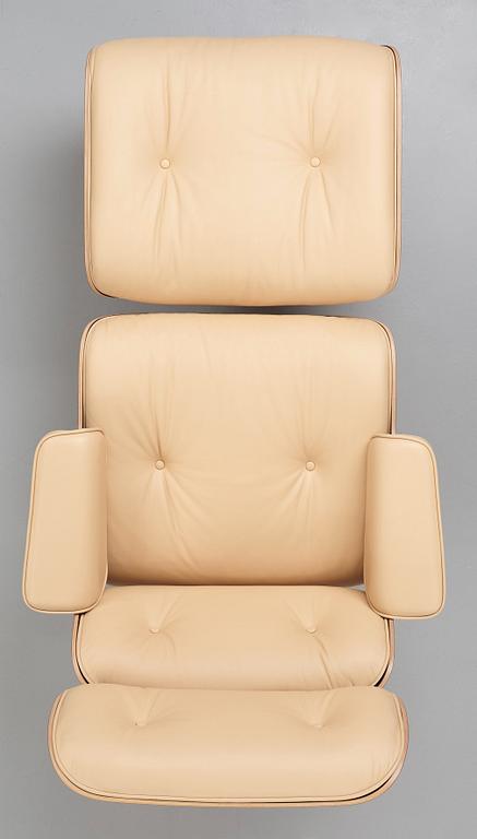 Charles & Ray Eames, "Lounge Chair", fåtölj med fotpall, Vitra, 2010-tal.