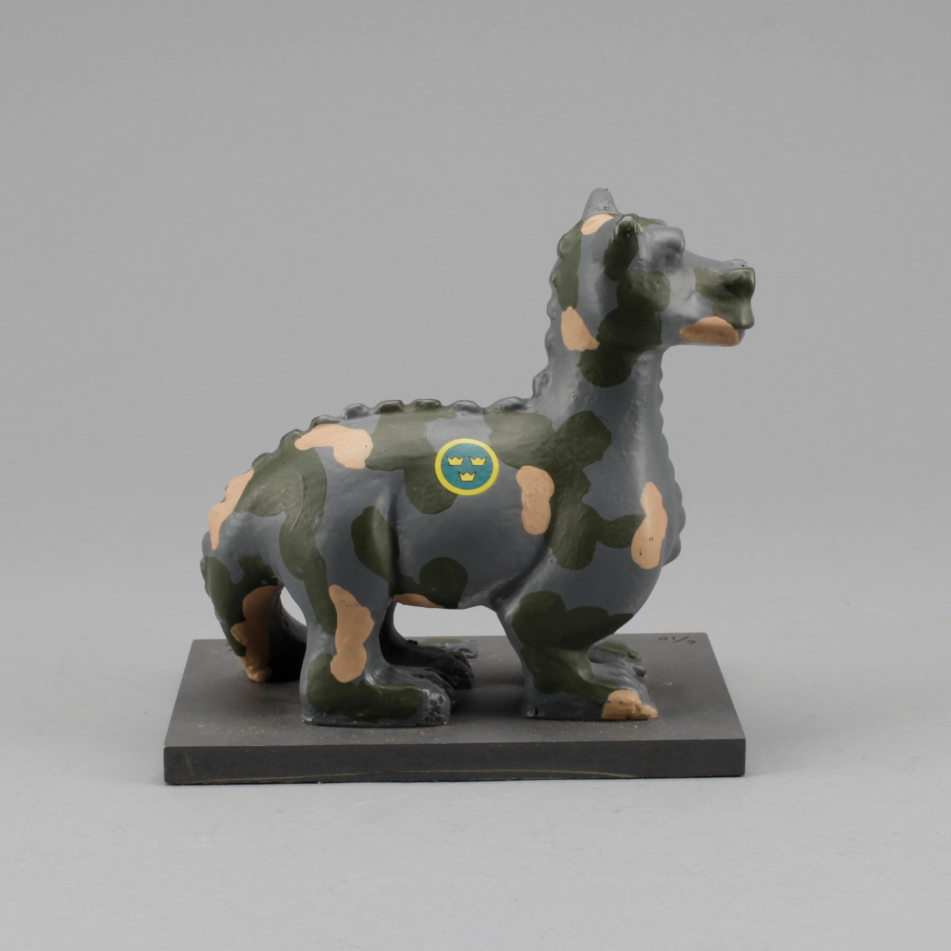 LASSE ÅBERG, skulptur, bemålad glasfiber. Sign o numr 6/10.
