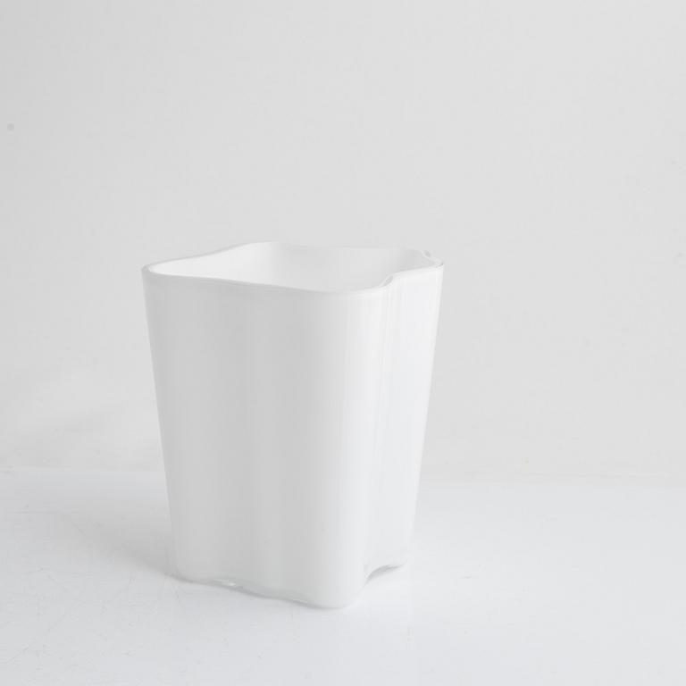 Alvar Aalto, "Aalto-blomman", 4 delar, glas, Iittala, Finland.