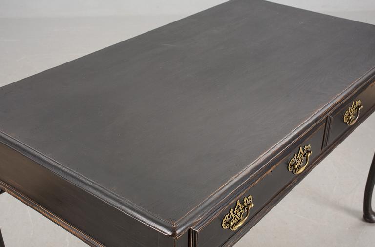 SKRIVBORD, George III-stil, 1900-talets första hälft, signerat.
