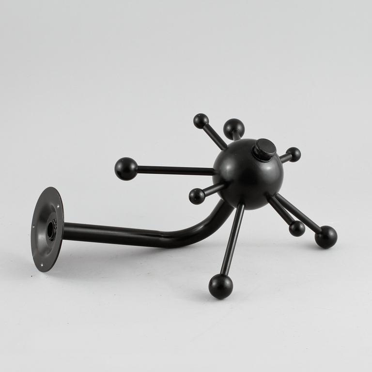 KLÄDHÄNGARE, "Sputnik", Osvaldo Borsani, Techno alternativt "Mina", IKEA, 1900-talets andra hälft.