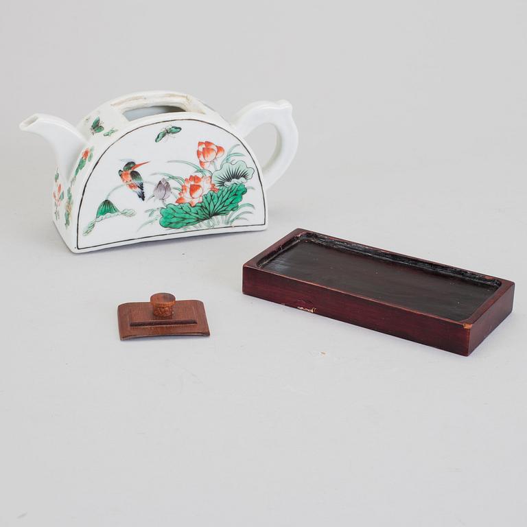 TEKANNA, porslin, Kina, omkring sekelskiftet 1900.